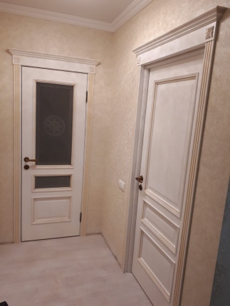 Фото межкомнатной двери Вена белая патина